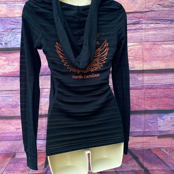 Women’s long sleeve HD tee in size M - Picture 10 of 12